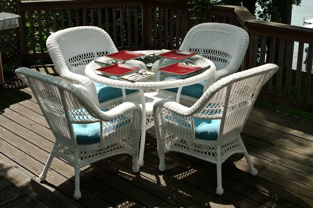 How to bring life back to damaged wicker pieces? Western Homes